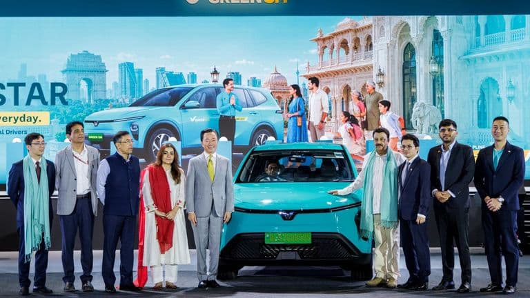 Green SM ra mắt taxi thuần điện Green SM Limo tại Ấn Độ 